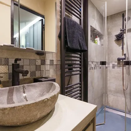 Apartment & Stylish 1bd Duplex W Gardenmontmartre! *